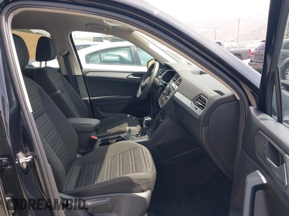 2022 Volkswagen Tiguan S z VIN 3VV1B7AX5NM056766, wystawiony jako IAAI lot #42024519 z przebiegiem 97 548 mil mil oraz . Historia ofert i sprzedaży dostępna na DreamBid. Obrazek 5.