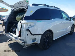 2025 Honda Odyssey Sport-L with VIN 5FNRL6H75SB017027, listed as a IAAI auction lot 41763264 with 4,511 mi miles. Bid and sale history available at carsss.com. Image 4.