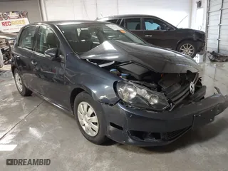 2013 Volkswagen Golf with VIN WVWDA7AJ7DW019307, listed as a IAAI auction lot 41163694 with 82,142 mi miles. Bid and sale history available at carsss.com. Image 1.