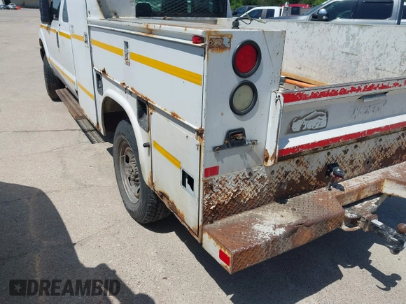 2013 Ford F-350 z VIN 1FD7X3B68DEA41140, wystawiony jako IAAI lot #42208592 z przebiegiem 179 966 mil mil oraz . Historia ofert i sprzedaży dostępna na DreamBid. Obrazek 17.