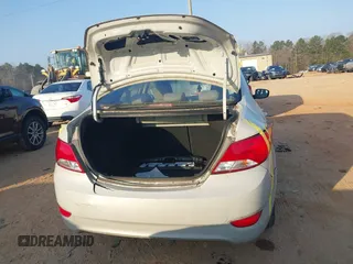 2016 Hyundai Accent SE z VIN KMHCT4AE9GU058628, wystawiony jako IAAI lot #41794870 z przebiegiem 111 970 mil mil oraz . Historia ofert i sprzedaży dostępna na DreamBid. Obrazek 16.