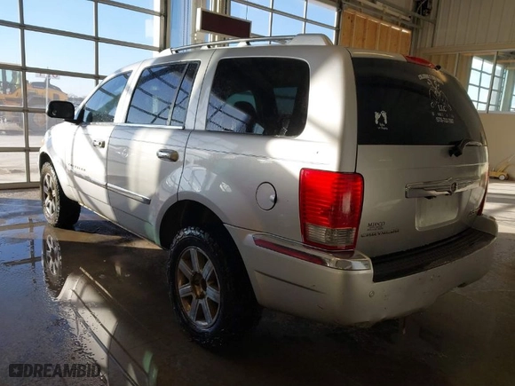 2009 Chrysler Aspen Limited with VIN 1A8HX58TX9F707619, listed as a IAAI auction lot 41061277 with 261,638 mi miles. Bid and sale history available at carsss.com. Image 3.