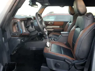 2021 Ford Bronco z VIN 1FMDE5CP4MLA65927, wystawiony jako Copart lot #74809974 z przebiegiem 41 296 mil mil oraz Nie do naprawy • Non repairable. Historia ofert i sprzedaży dostępna na DreamBid. Obrazek 7.