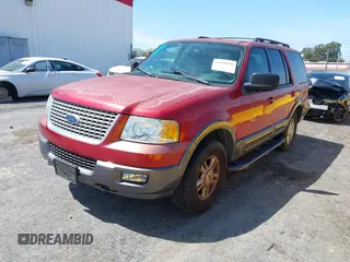 2005 Ford Expedition Special Service with VIN 1FMFU16575LA44568, listed as a IAAI auction lot 42056038 with 83,586 mi miles. Bid and sale history available at carsss.com. Image 17.