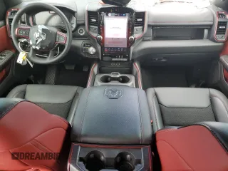 2025 Ram 1500 Rebel z VIN 1C6SRFLP7SN584078, wystawiony jako Copart lot #64027035 z przebiegiem 7 584 mil mil oraz Czysty tytuł • Clean title. Historia ofert i sprzedaży dostępna na DreamBid. Obrazek 8.