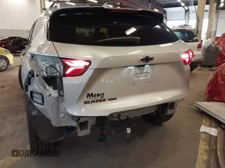 2020 Chevrolet Blazer LT z VIN 3GNKBHRS9LS612174, wystawiony jako IAAI lot #41840890 z przebiegiem 53 782 mil mil oraz . Historia ofert i sprzedaży dostępna na DreamBid. Obrazek 6.