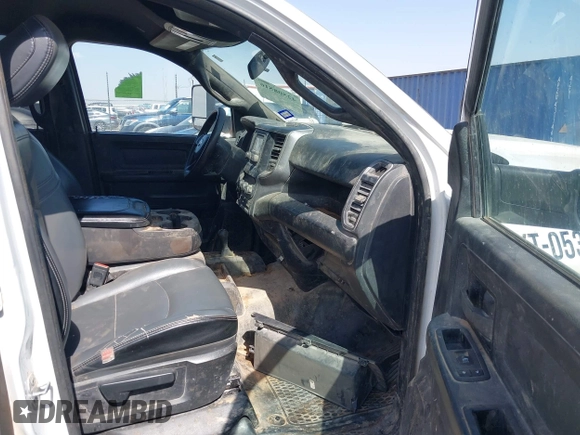2022 Ram 2500 Tradesman with VIN 3C6UR5HJXNG117791, listed as a IAAI auction lot 42508516 with 61,463 mi miles and . Bid and sale history available at DreamBid. Image 5.