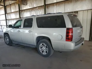 2009 Chevrolet Suburban LT w/2LT with VIN 1GNFC260X9R277890, listed as a Copart auction lot 87320354 with 202,891 mi miles and Salvage Title. Bid and sale history available at carsss.com. Image 2.