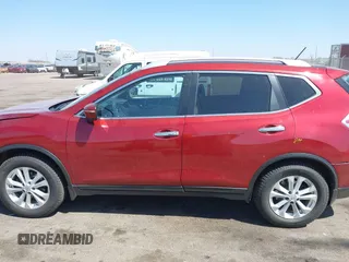 2015 Nissan Rogue SV z VIN 5N1AT2MV6FC764970, wystawiony jako IAAI lot #42093076 z przebiegiem 110 811 mil mil oraz . Historia ofert i sprzedaży dostępna na DreamBid. Obrazek 15.