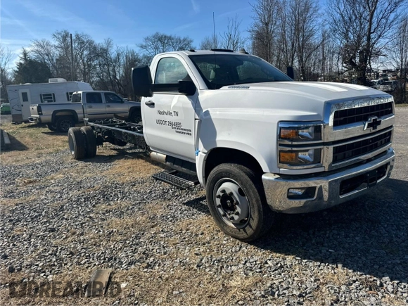 2022 Chevrolet Silverado 1500 with VIN 1HTKHPVK8NH823923, listed as a Copart auction lot 42861245 with 4,864 mi miles and Clean Title. Bid and sale history available at DreamBid. Image 1.