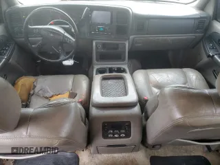2003 Chevrolet Suburban LT with VIN 3GNFK16Z93G151040, listed as a Copart auction lot 58938435 with 312,447 mi miles and Clean title. Bid and sale history available at DreamBid. Image 8.