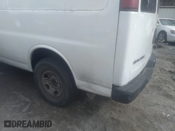 2003 GMC Savana z VIN 1GTGG29U731104401, wystawiony jako IAAI lot #41452030 z przebiegiem 334 867 mil mil oraz . Historia ofert i sprzedaży dostępna na DreamBid. Obrazek 5.