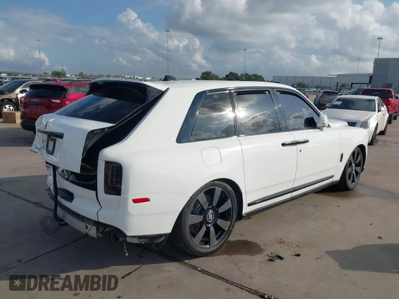 2020 Rolls-Royce Cullinan z VIN SLATV4C05LU200555, wystawiony jako IAAI lot #40801902 z przebiegiem 30 397 mil mil oraz . Historia ofert i sprzedaży dostępna na DreamBid. Obrazek 4.