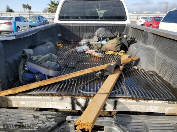 2000 Ford Super Duty F-250 XL with VIN 1FTNX21S1YEB62621, listed as a Copart auction lot 87630545 with 204,488 mi miles and Salvage Title. Bid and sale history available at carsss.com. Image 6.