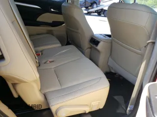 2019 Toyota Highlander SE with VIN 5TDJZRFH5KS983821, listed as a Copart auction lot 57510922 with 21,774 mi miles and Salvage title. Bid and sale history available at DreamBid. Image 6.