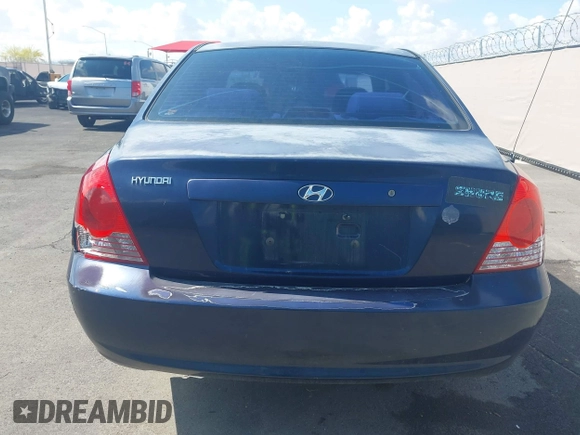 2005 Hyundai Elantra GLS с VIN KMHDN46D25U070079, выставлен на аукционе IAAI как лот 42206576 с пробегом 213 948 миль миль и . История ставок и продаж доступна на DreamBid. Изображение 13.
