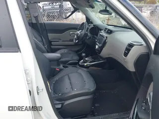 2016 Kia Soul + with VIN KNDJP3A59G7370859, listed as a IAAI auction lot 41941040 with 1 mi miles. Bid and sale history available at carsss.com. Image 5.