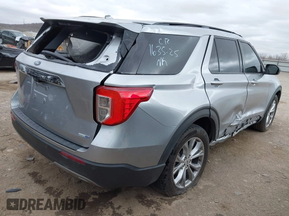 2020 Ford Explorer XLT with VIN 1FMSK8DH3LGC80022, listed as a IAAI auction lot 41827820 with 59,886 mi miles. Bid and sale history available at carsss.com. Image 4.