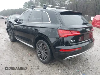 2019 Audi Q5 Premium with VIN WA1ANAFY7K2124244, listed as a IAAI auction lot 41251080 with 101,767 mi miles. Bid and sale history available at carsss.com. Image 3.