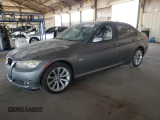 2011 BMW 3 Series 328i z VIN WBAPH5C51BA448480, wystawiony jako Copart lot #67143565 z przebiegiem 130 197 mil mil oraz Czysty tytuł • Clean title. Historia ofert i sprzedaży dostępna na DreamBid. Obrazek 1.
