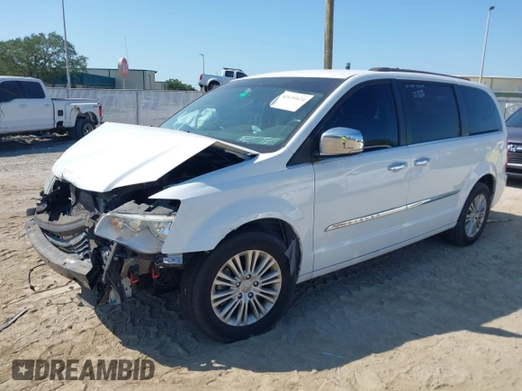 2015 Chrysler Town & Country Touring L with VIN 2C4RC1CG9FR547098, listed as a IAAI auction lot 42135624 with 61,364 mi miles and . Bid and sale history available at DreamBid. Image 18.