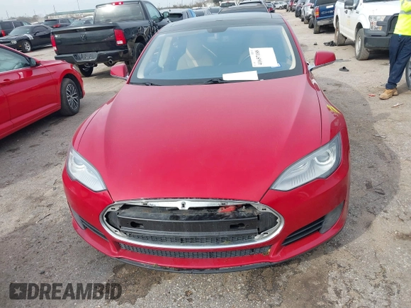 2013 Tesla Model S с VIN 5YJSA1CN9DFP09973, выставлен на аукционе IAAI как лот 41657188 с пробегом 61 546 миль миль и . История ставок и продаж доступна на DreamBid. Изображение 12.