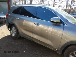 2018 Kia Sorento LX with VIN 5XYPGDA33JG424570, listed as a IAAI auction lot 41485156 with 110,893 mi miles. Bid and sale history available at carsss.com. Image 6.