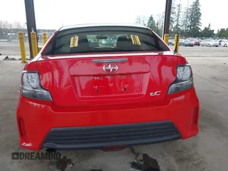 2015 Scion tC z VIN JTKJF5C71FJ008872, wystawiony jako IAAI lot #41664672 z przebiegiem 119 142 mil mil oraz . Historia ofert i sprzedaży dostępna na DreamBid. Obrazek 16.
