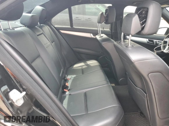 2012 Mercedes-Benz C 300 Sport с VIN WDDGF8BB9CR210323, выставлен на аукционе Copart как лот 57348175 с пробегом 87 400 миль миль и Чистый • Clean title. История ставок и продаж доступна на DreamBid. Изображение 10.