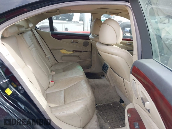 2010 Lexus LS 460 with VIN JTHBL5EF0A5091980, listed as a IAAI auction lot 41598197 with 230,278 mi miles. Bid and sale history available at carsss.com. Image 8.