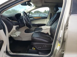 2015 Lincoln MKC z VIN 5LMCJ1A97FUJ07358, wystawiony jako Copart lot #54928855 z przebiegiem 85 844 mil mil oraz Szkody całkowita. Historia ofert i sprzedaży dostępna na DreamBid. Obrazek 7.