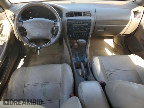 1995 Lexus ES with VIN JT8GK13T1S0113929, listed as a Copart auction lot 44587715 with 138,337 mi miles and Salvage Title. Bid and sale history available at carsss.com. Image 8.
