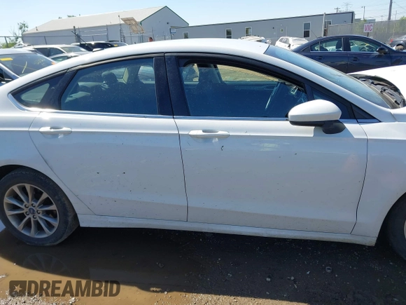 2017 Ford Fusion SE z VIN 3FA6P0H7XHR415299, wystawiony jako IAAI lot #42232634 z przebiegiem 107 962 mil mil oraz . Historia ofert i sprzedaży dostępna na DreamBid. Obrazek 12.