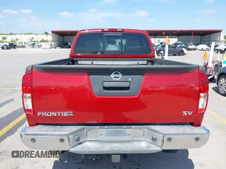 2014 Nissan Frontier SV z VIN 1N6AD0FR1EN766633, wystawiony jako IAAI lot #42453514 z przebiegiem 96 811 mil mil oraz . Historia ofert i sprzedaży dostępna na DreamBid. Obrazek 16.