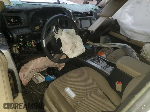 2017 Toyota 4Runner SR5 с VIN JTEZU5JR8H5154987, выставлен на аукционе Copart как лот 55990625 с пробегом Не указан миль и Списание • Salvage title. История ставок и продаж доступна на DreamBid. Изображение 8.