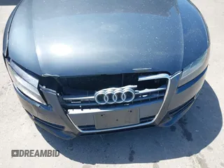 2010 Audi A5 Premium Plus z VIN WAULFAFR9AA080768, wystawiony jako IAAI lot #42375334 z przebiegiem 129 599 mil mil oraz . Historia ofert i sprzedaży dostępna na DreamBid. Obrazek 6.