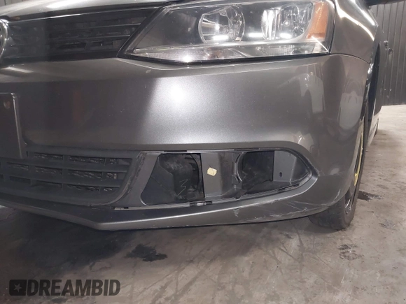 2011 Volkswagen Jetta SE с VIN 3VWBZ7AJ2BM326488, выставлен на аукционе IAAI как лот 41440467 с пробегом 179 888 миль миль и . История ставок и продаж доступна на DreamBid. Изображение 18.