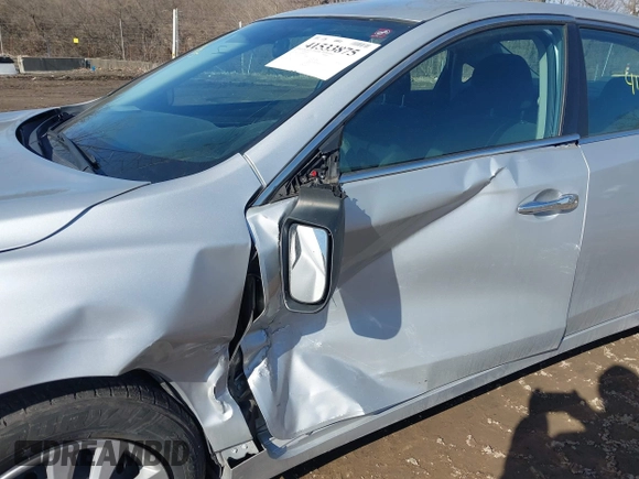 2015 Nissan Altima 2.5 SL with VIN 1N4AL3AP1FN890387, listed as a IAAI auction lot 41533875 with 149,173 mi miles. Bid and sale history available at carsss.com. Image 6.