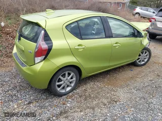 2015 Toyota Prius c One with VIN JTDKDTB38F1114272, listed as a IAAI auction lot 41224252 with 59,717 mi miles. Bid and sale history available at carsss.com. Image 4.