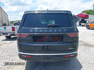 2024 Jeep Wagoneer Series II z VIN 1C4SJSBP5RS181545, wystawiony jako IAAI lot #42665451 z przebiegiem 20 492 mil mil oraz . Historia ofert i sprzedaży dostępna na DreamBid. Obrazek 16.