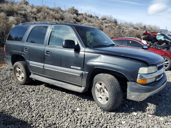 2003 Chevrolet Tahoe LS with VIN 1GNEC13VX3R318614, listed as a Copart auction lot 49925785 with 152,714 mi miles and Salvage Title. Bid and sale history available at carsss.com. Image 4.