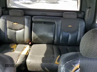 2002 Chevrolet Avalanche with VIN 3GNEC13T72G217883, listed as a Copart auction lot 52378085 with 140,300 mi miles and Salvage Title. Bid and sale history available at carsss.com. Image 10.