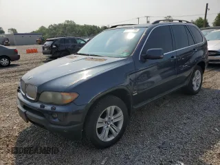 2005 BMW X5 4.4i z VIN 5UXFB53515LV10239, wystawiony jako Copart lot #59972605 z przebiegiem 138 369 mil mil oraz Czysty tytuł • Clean title. Historia ofert i sprzedaży dostępna na DreamBid. Obrazek 1.