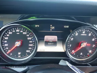 2019 Mercedes-Benz E-Class E 300 with VIN WDDZF4JB8KA497945, listed as a Copart auction lot 87875545 with 52,511 mi miles and Salvage Title. Bid and sale history available at carsss.com. Image 9.