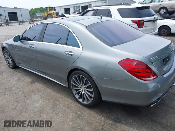 2015 Mercedes-Benz S 550 z VIN WDDUG8CB4FA169679, wystawiony jako IAAI lot #42098297 z przebiegiem 107 547 mil mil oraz . Historia ofert i sprzedaży dostępna na DreamBid. Obrazek 3.