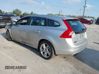 2015 Volvo V60 T5 Drive-E Premier with VIN YV140MEB5F1197828, listed as a IAAI auction lot 41486840 with 1 mi miles. Bid and sale history available at carsss.com. Image 3.