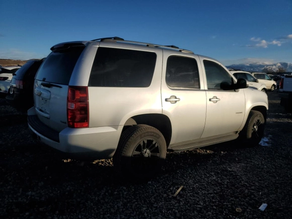 2012 Chevrolet Tahoe LS with VIN 1GNSCAE05CR202824, listed as a Copart auction lot 41580175 with 200,955 mi miles and Salvage title. Bid and sale history available at DreamBid. Image 3.