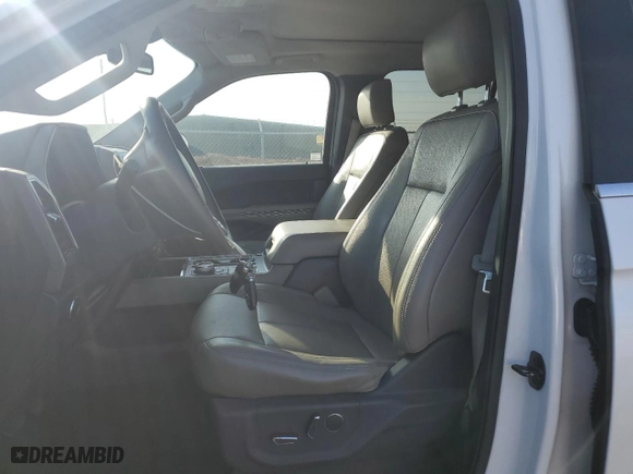 2018 Ford Expedition XLT with VIN 1FMJU1JT4JEA32215, listed as a Copart auction lot 45538765 with 110,191 mi miles and Salvage Title. Bid and sale history available at carsss.com. Image 7.