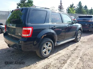 2010 Ford Escape Limited z VIN 1FMCU9EG0AKC58211, wystawiony jako IAAI lot #42697302 z przebiegiem 166 337 mil mil oraz . Historia ofert i sprzedaży dostępna na DreamBid. Obrazek 4.