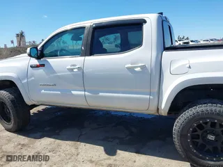 2019 Toyota Tacoma 4WD SR with VIN 3TMCZ5AN3KM207007, listed as a IAAI auction lot 41755529 with 43,203 mi miles. Bid and sale history available at carsss.com. Image 14.